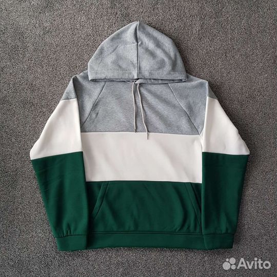 Стильный плотный спортивный костюм