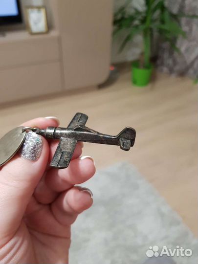 Брелок самолет
