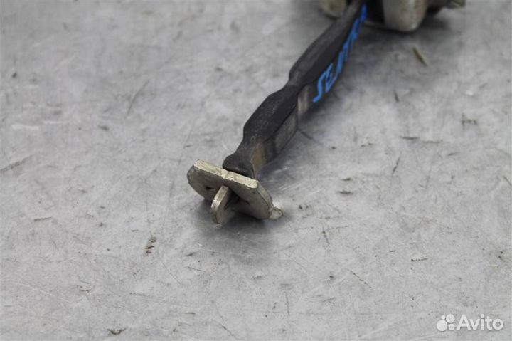 Ограничитель двери передней правой Nissan Sentra