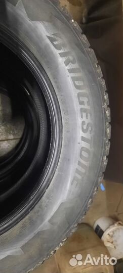 Bridgestone Blizzak DM-V2 235/65 R17