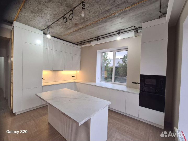 Кухня угловая под заказ новая