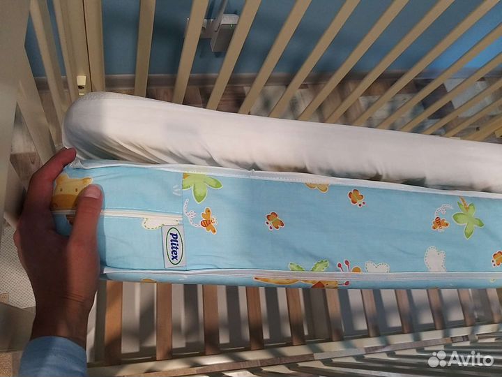 Кроватка с ящиком (+ 2 матраса, белье и др.)