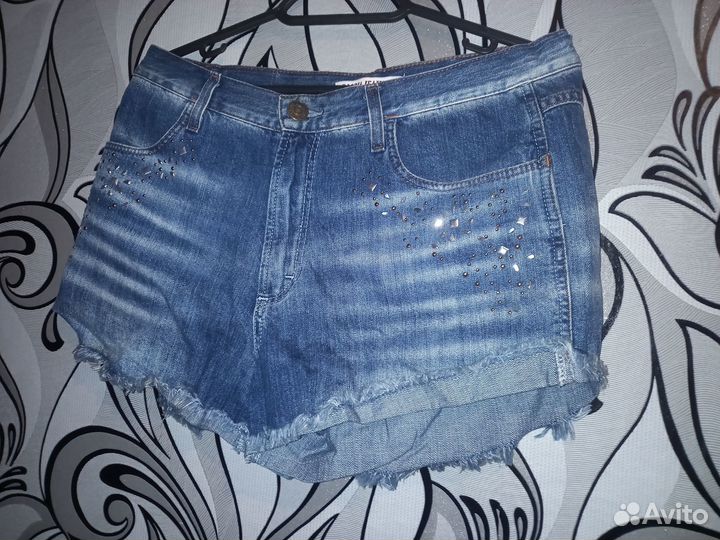 Джинсовые шорты
