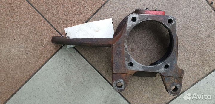 Поворотный кулак Suzuki Jimny