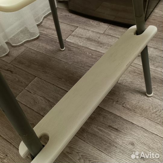 Стул для кормления IKEA с подножкой