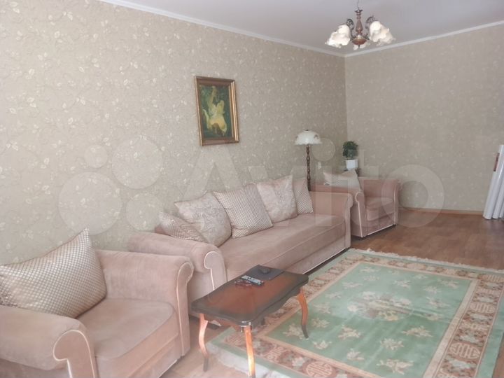 2-к. квартира, 69,8 м², 1/10 эт.