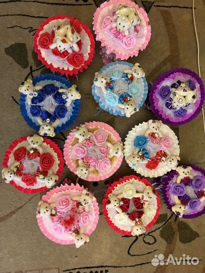 Букеты из игрушек и конфет, корзины из конфет, елк