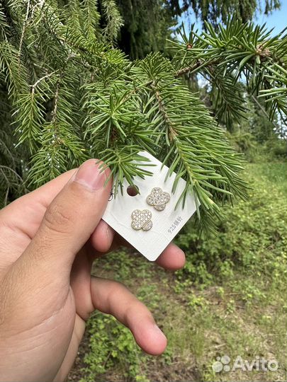 Серьги гвоздики Van Cleef