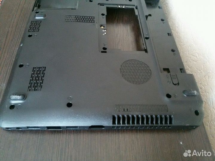 Toshiba Satellite C650 D Крышка/ Нижняя часть корп