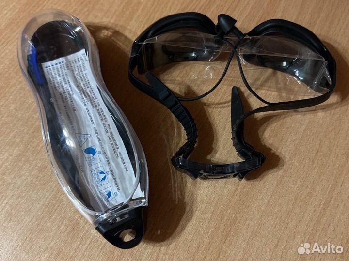 Очки для плавания