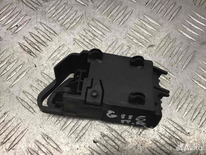 Ручка внутренняя передняя правая Volkswagen Golf 1