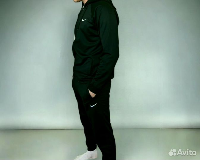 Спортивные костюмы Nike