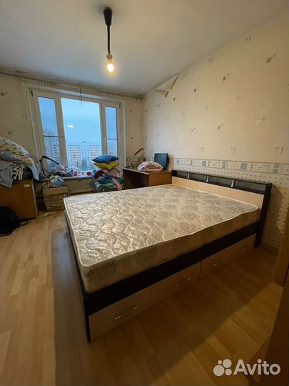 Кровать с матрасом