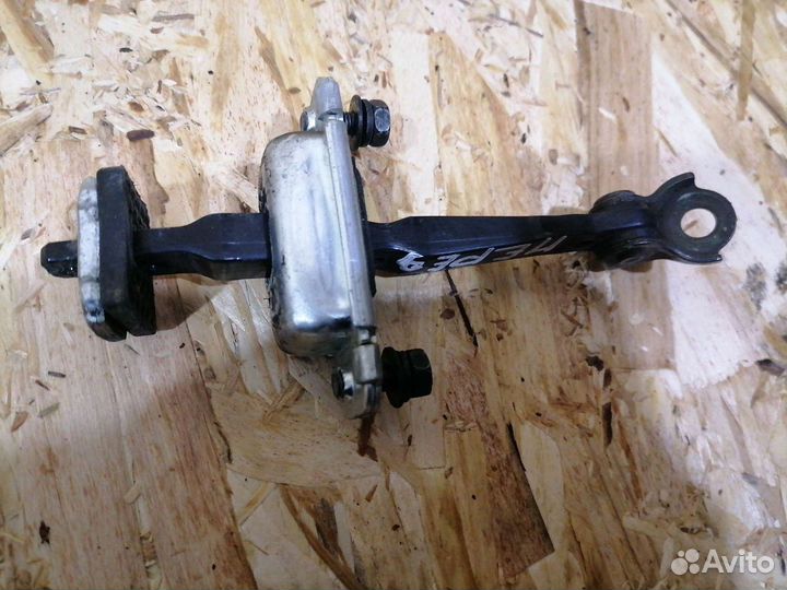 Ограничитель передней двери Hyundai I30