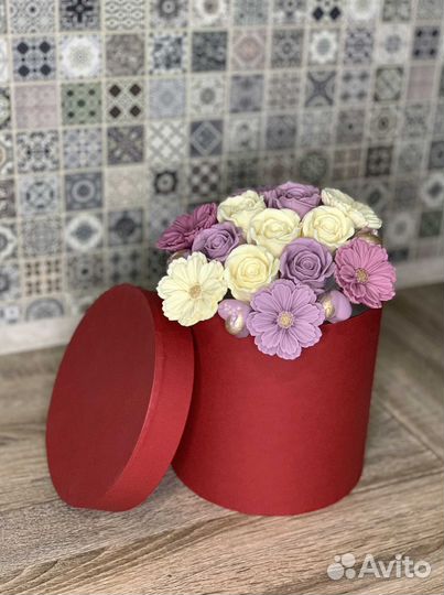 Сладкий подарок девушке