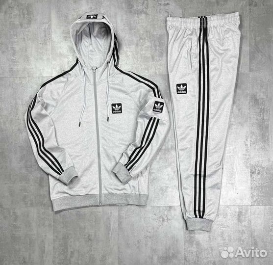 Спортивный костюм adidas