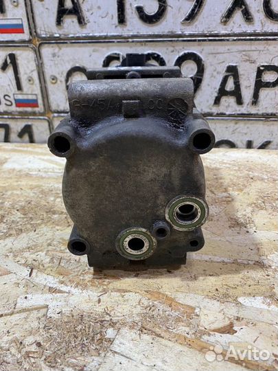 Компрессор кондиционера Ford Focus split port 2001