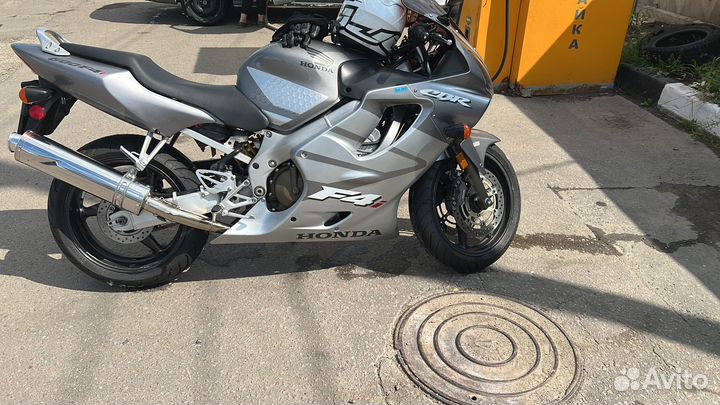 Honda CBR F4i (600F )