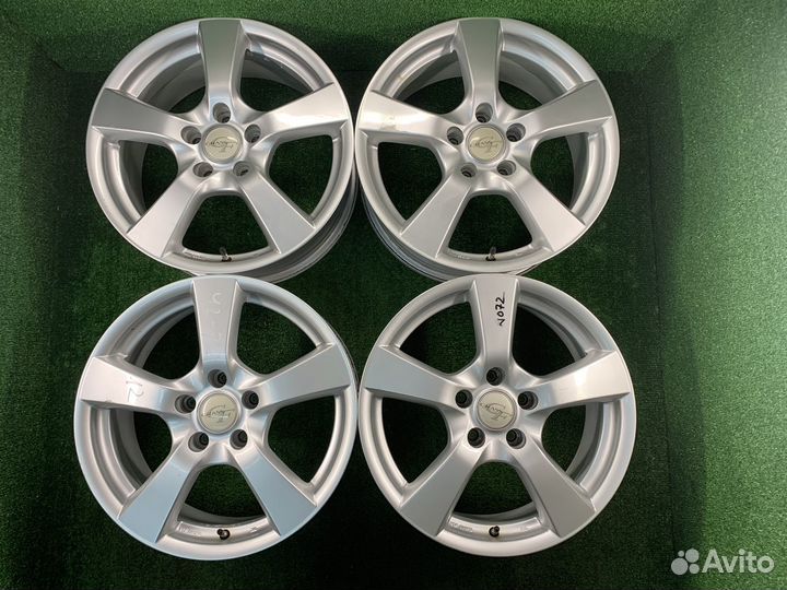 R17 Bridgestone Grass GF 5x114.3 7JJ ET+48 цо73,1м