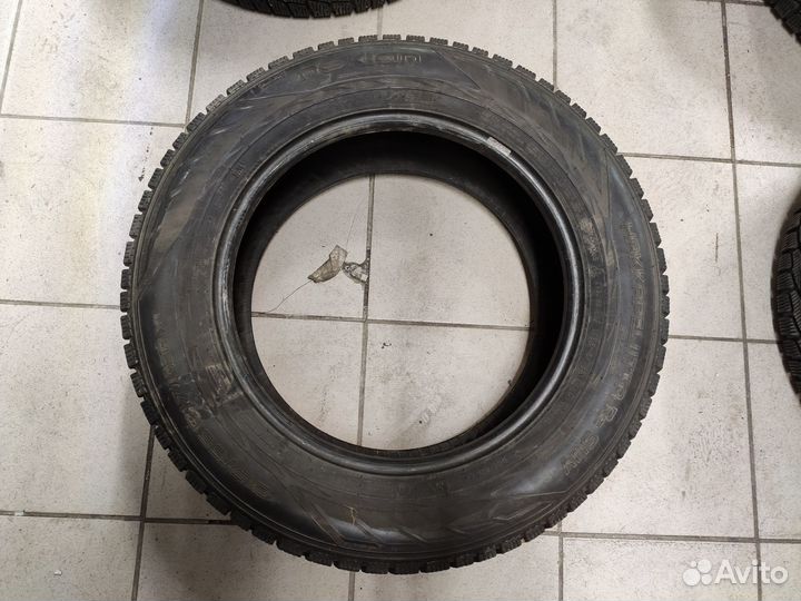 Nokian Tyres Hakkapeliitta R2 SUV 215/65 R17 103R