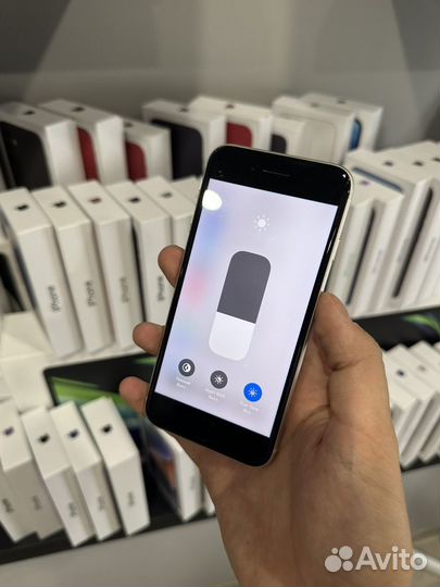 iPhone SE (2022), 64 ГБ