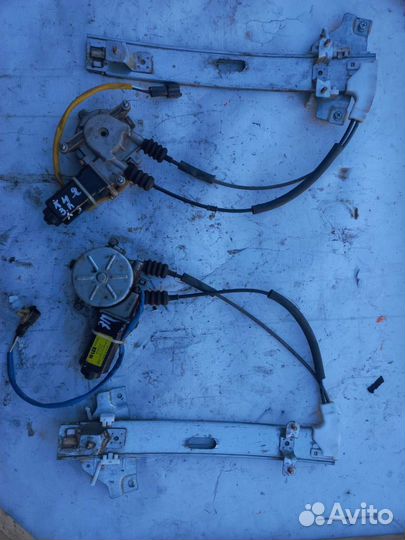 Задний стеклоподьемник kia spectra