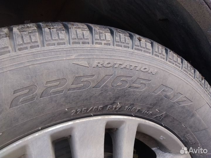 Pirelli Ice Zero SUV 225/65 R17