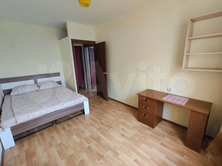 3-к. квартира, 80 м², 8/9 эт.