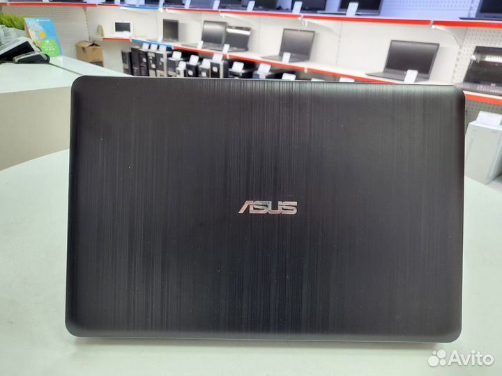 Игровой Asus i3-7020u/mx110/8Gb/256SSD