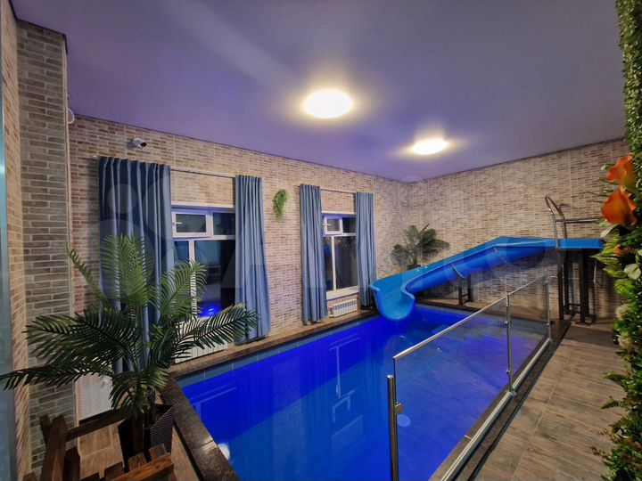 Дом 170 м² на участке 5 сот.