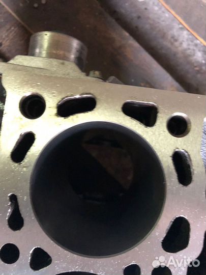 Блок, гбц и коленвал к мотору k9k 732