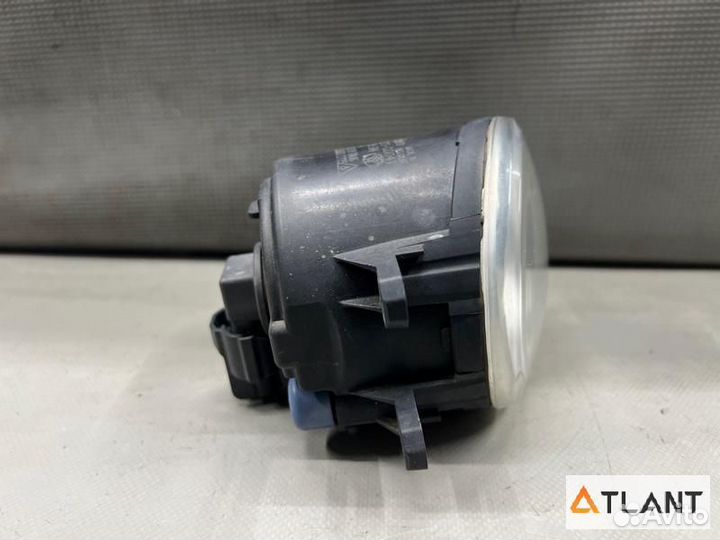 Туманка передняя правая toyota premio