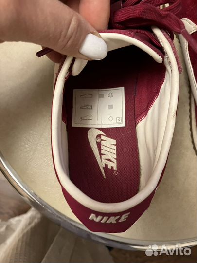 Кроссовки Nike