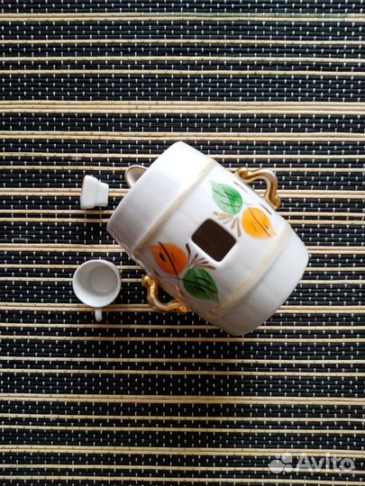 Фарфоровый штоф 