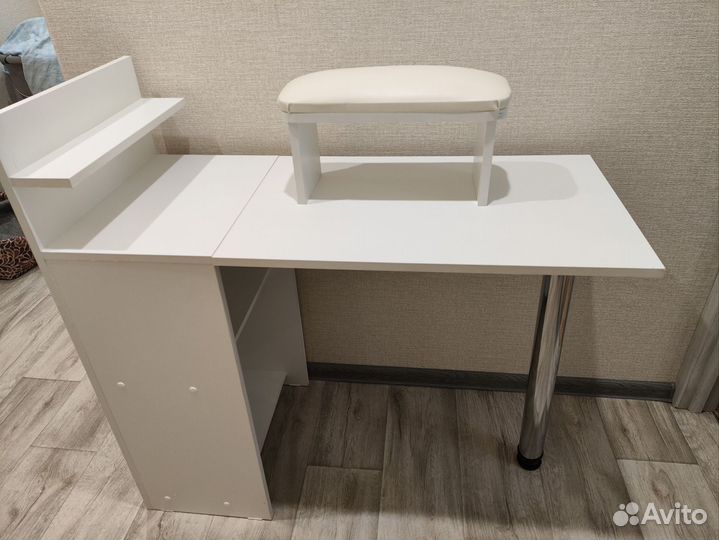 Маникюрный стол складной