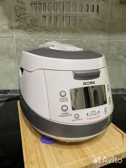 Мультиварка Bork U701