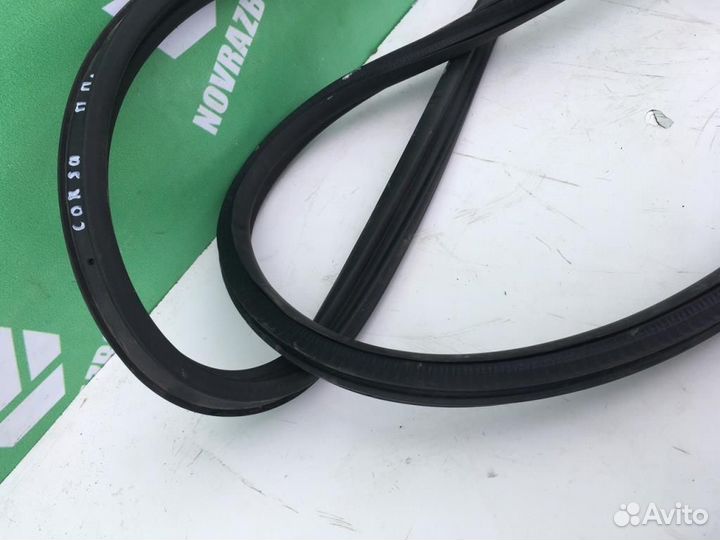 Уплотнитель двери Опель Корса Д