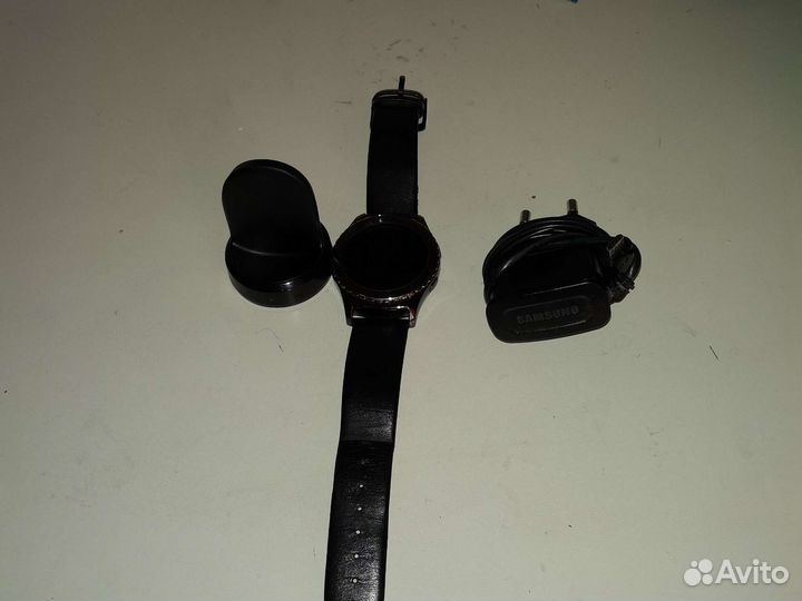 Смарт часы Samsung gear s2 classic