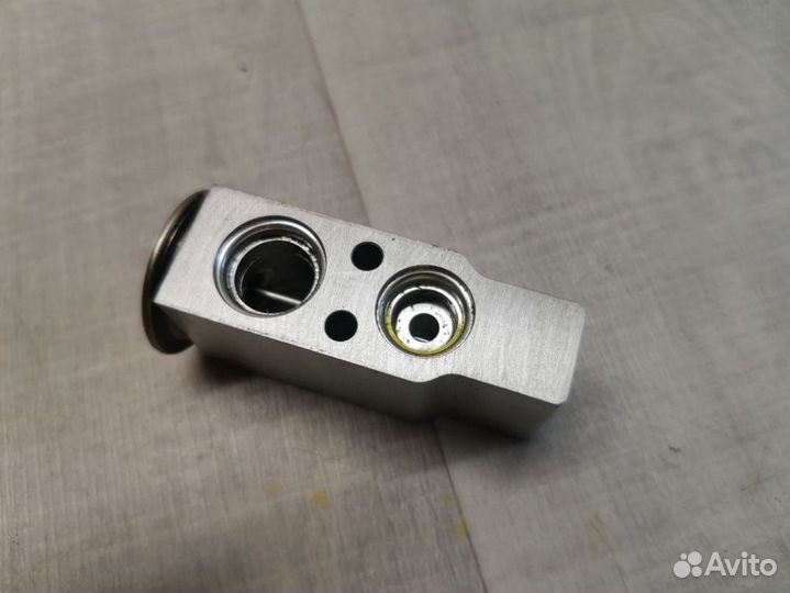 Клапан кондиционера Mitsubishi Lancer 10 1.5 4A91