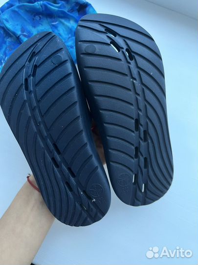 Шлепки для бассейна и шапочка