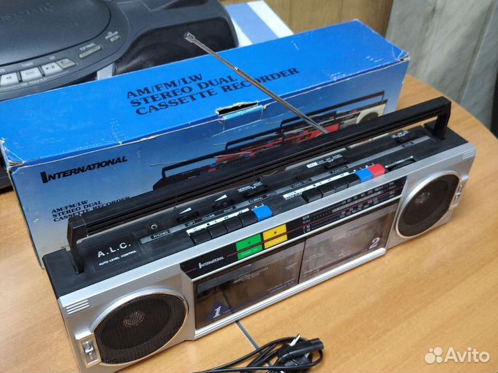 Магнитола двухкассетная International AK-21