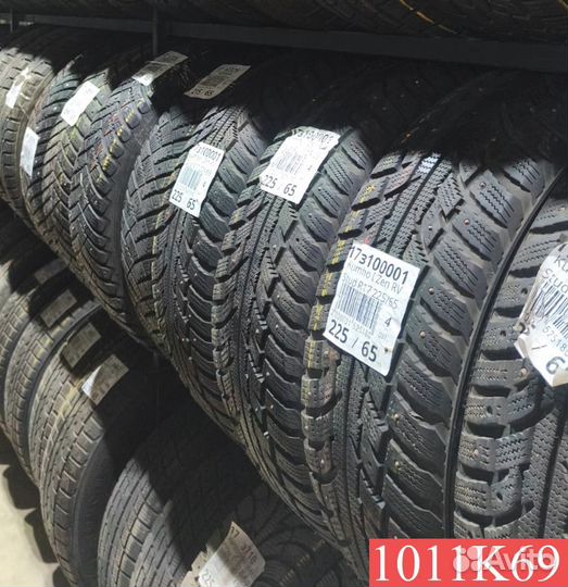 Nexen Winguard Ice Plus 215/60 R17 93N