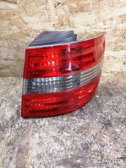 Фонарь правый Mercedes Benz B (W245)