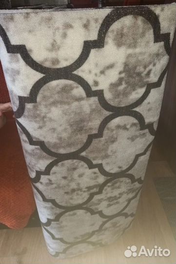 Ковёр 2 на 3 м новый, короткий ворс