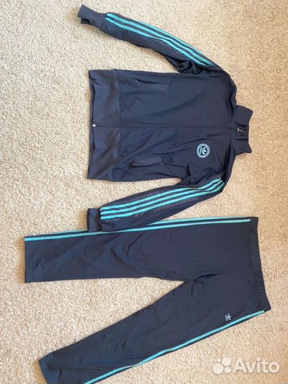 Спортивный костюм adidas женский