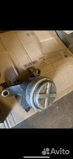 Опора двигателя гидравлическая