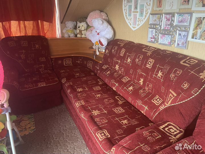 Угловой диван и кресло бу