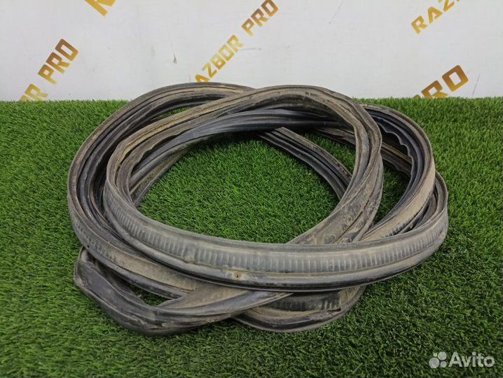 Уплотнитель проема багажника задний Honda Cr-V RD1