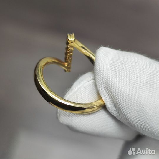 Золотое кольцо с бриллиантами