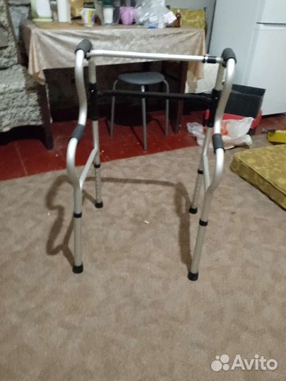 Ходунки для взрослых инвалидов